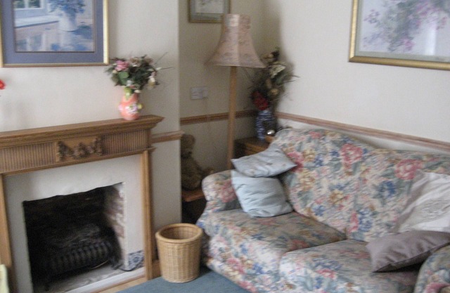 *10 % off/wk 15%/m* Quirky peaceful haven character cottage conservation area.