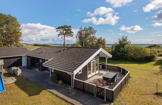 10 person holiday home in Idestrup