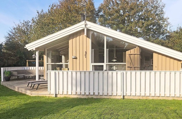 10 person holiday home in Humble-By Traum