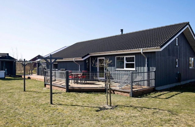10 person holiday home in Brovst-By Traum