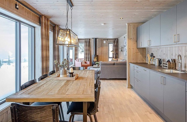 10 person holiday home in Fåvang