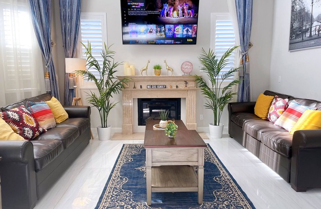 100% Luxury House,Massage Chair,Mini Golf, Kid play,Disney/Beach, 6BD/6BA⛳️🏌️🛝🏖️🎡