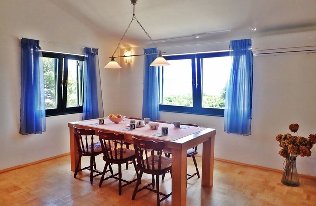 100 m² Apartment ∙ 2 bedrooms ∙ 5 guests
