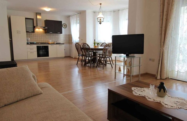 100 m² Apartment ∙ 2 bedrooms ∙ 4 guests