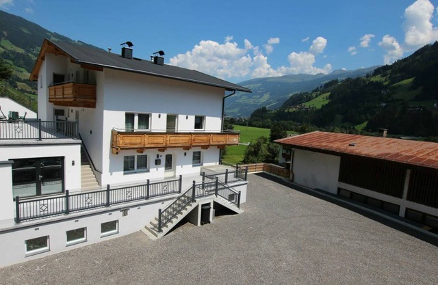100 m² Apartment ∙ 4 bedrooms ∙ 9 guests
