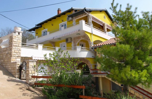 100 m² Apartment ∙ 4 bedrooms ∙ 7 guests