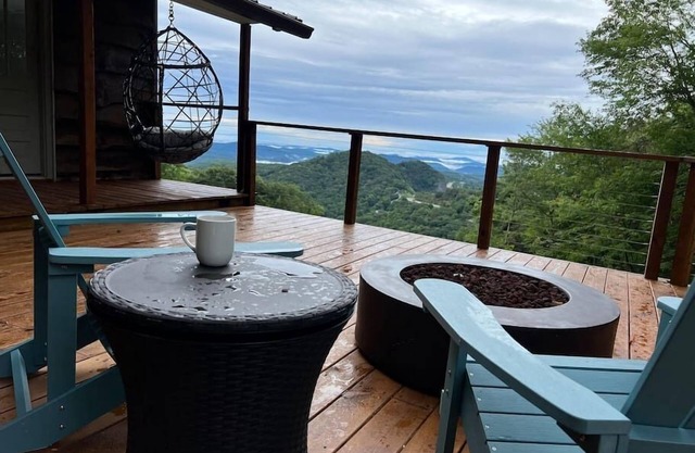 100 mile view, 2.5 miles to downtown Blowing Rock.