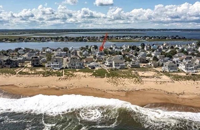 100 Steps to the Beach w/Parking, Patios, Decks