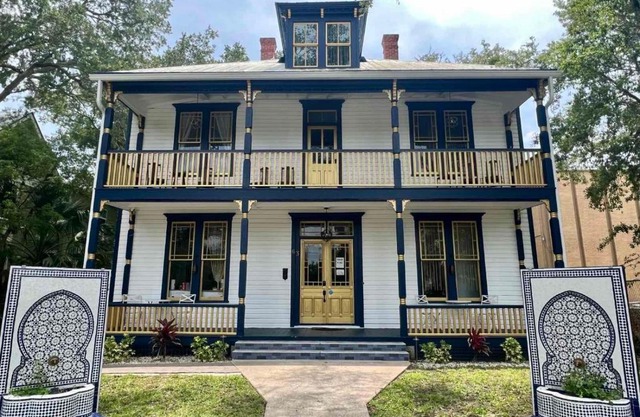 1001 Nights Historic Bed and Breakfast Adults Only