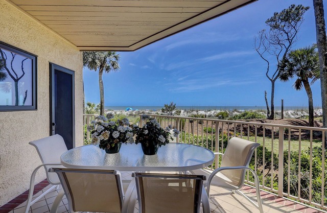 1002 Turtle Lane - Directly on the beach with amazing ocean vistas!