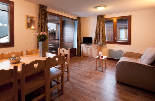 100m from shops, fitness, swimming pool, terrace, balcony, tv, 55m², Les Saisies