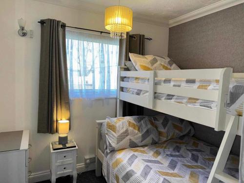 102 M and T Chalets Sunbeach,Scartby Near great Yarmouth 2 bed south facing Chalet