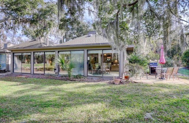 104 Fairway Lane - 2 Bedroom Ground Floor Villa with Golf Views! Pet Friendly