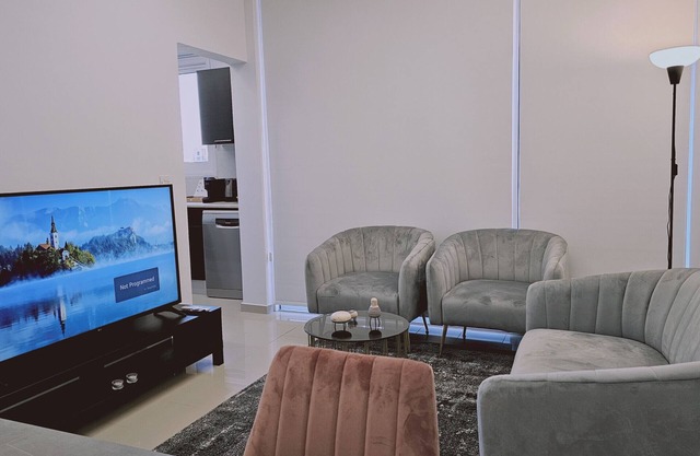 104 NIC - 403 STAY Cosmo City Suite