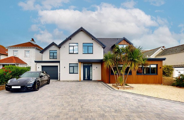 105 The Beach House - Six Bedroom Cottage, Sleeps 12