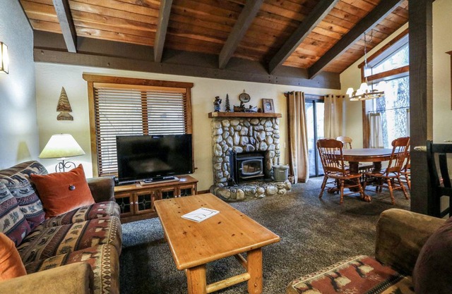 107 m² Condo ∙ 2 bedrooms ∙ 8 guests