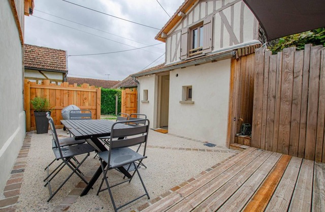 10G554 - LESMONT - Gîte