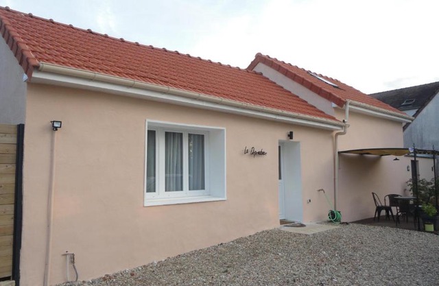 10km to Disneyland - Terrace Parking & Sleeps 4