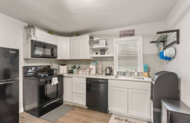 10mins Downtown 2BR Cute Modern