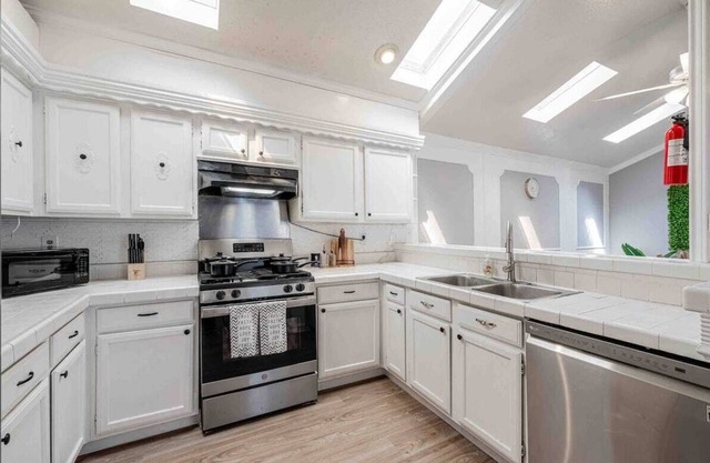 11 Guests Cozy 3BR near IAH 2431 George Bush Airport