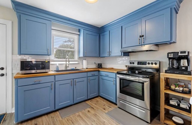 11 Min to Downtown|Superhost w/250 5 Star Reviews