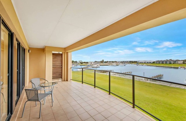 11 Vesta Dve - Waterfront