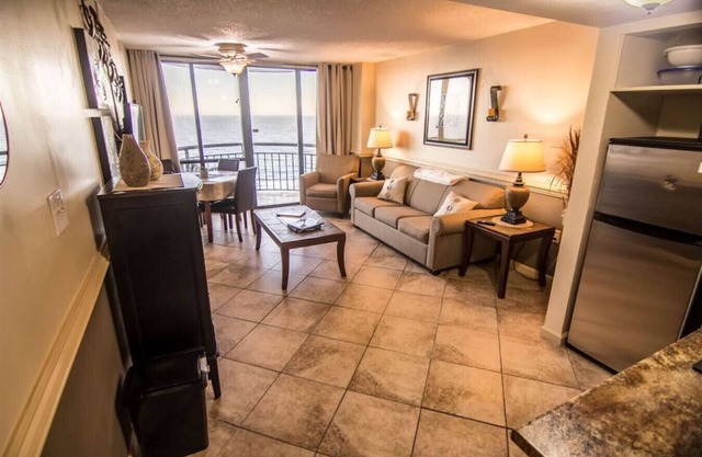 1101 Oceanfront End Unit Myrtle Beach HVAC UV SNAITIZER Lots of light and incredible views!