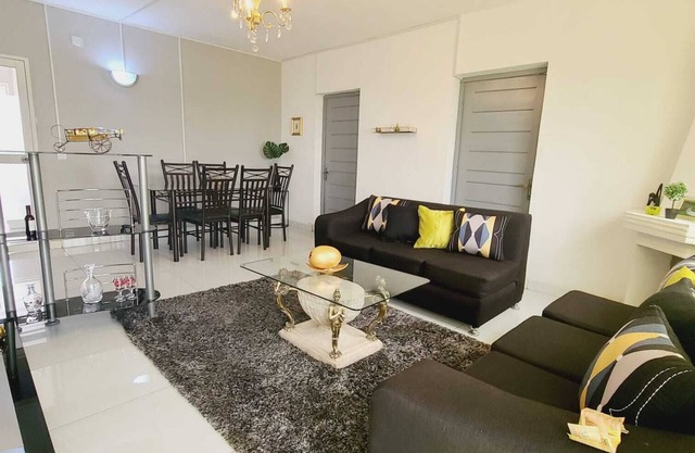 110m² Apartment with 3 Bedrooms and Wifi in a Renovated Modern House