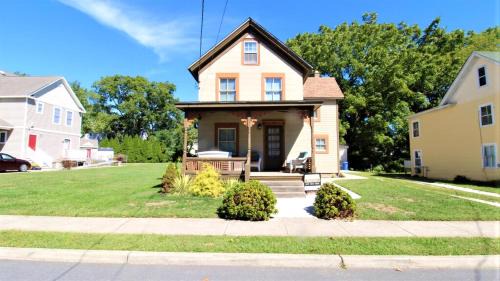 111 Leaming Ave