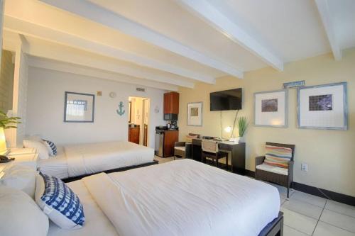 115 Little Harbor Inn
