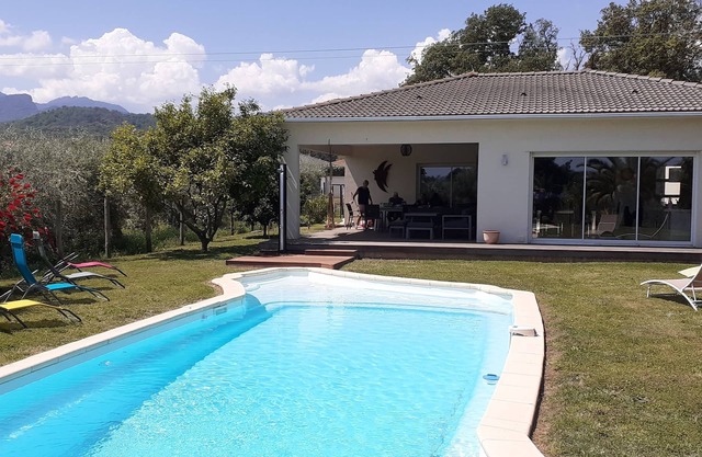 117m2 villa with 15mx6m swimming pool