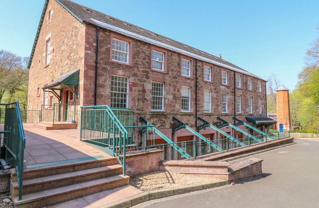 12 KEATHBANK COURT, family friendly in Blairgowrie