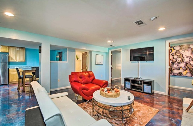 12 Mi to Atlanta Arenas and Attractions Decatur Apt