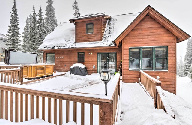 12 Mi to Breckenridge Ski Resort: Cabin w/Hot Tub