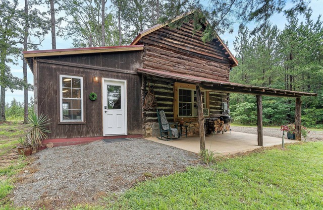 12 Mi to Staunton River State Park: Off-Grid Cabin