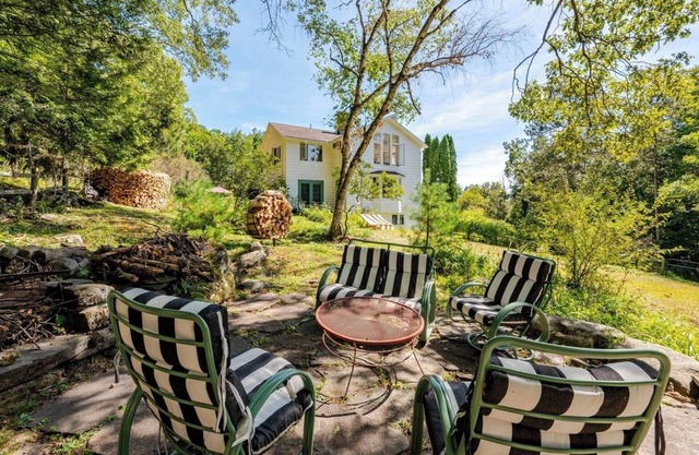 12 private mountainside acres in Woodstock