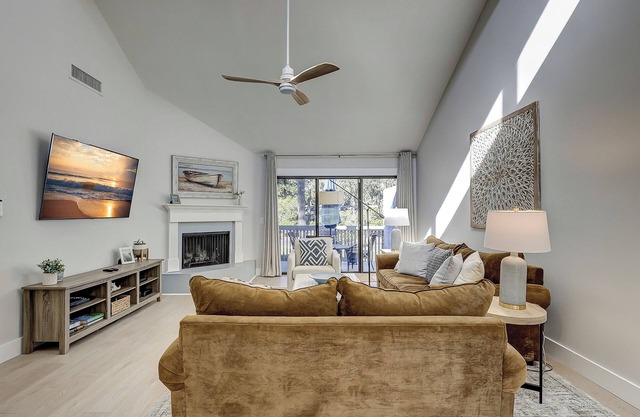 12 Turtle Lane Club - Lagoon Views & Steps to the Beach