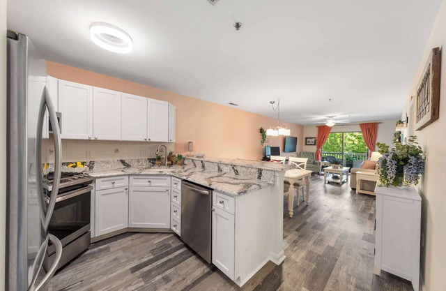 120th street - Heron Harbour - 2BR sleeps 6, pool