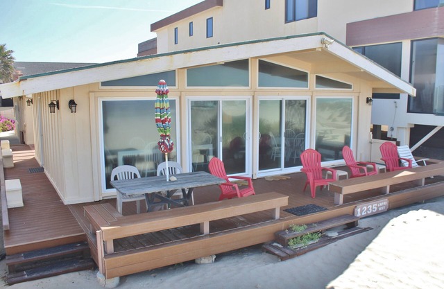 1235C Mandalay Shores Oceanfront Retreat