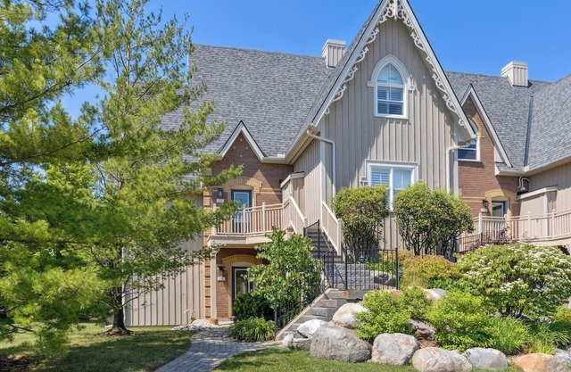126 Snowbridge: Mountain Views at Blue