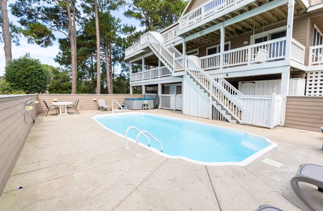 1289 - Sounds Like Fun, 6-bed 5-bath home in Corolla NC with stunning sound views & ample amenities