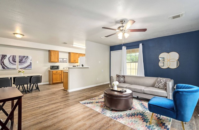12D- Charming 3-Bedroom Apt in Cypress, In-Unit Washer&Dryer + 2 Parking Spaces