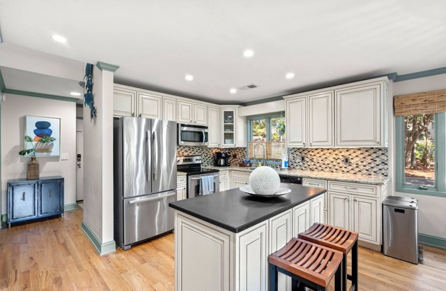 1337 Fairway Oaks: 3BR Villa, Lagoon Views, Near Beach, Beach Gear/Bike Credit