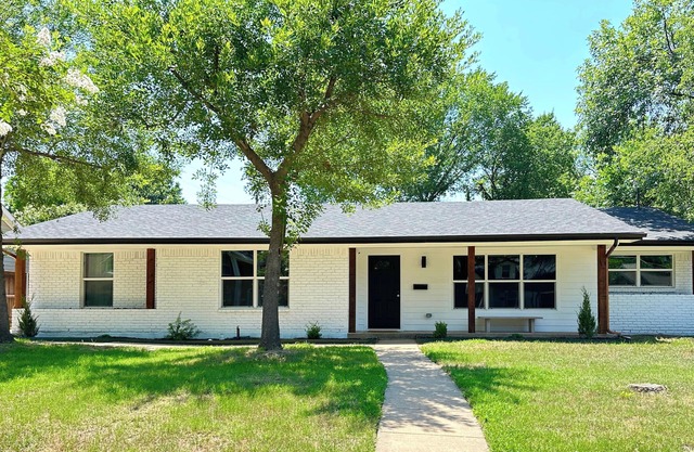14 Mi to Dallas: Irving Escape w/Patio & Fire Pit