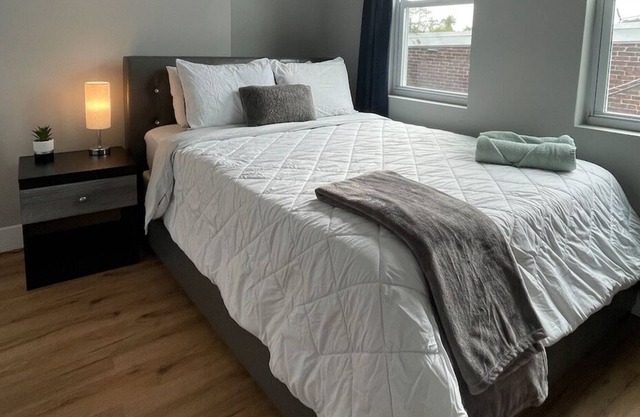 #14 NEW Cozy and Private Bedroom in Angora