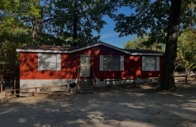 14) Three Bedroom Deluxe NO PETS ALLOWED