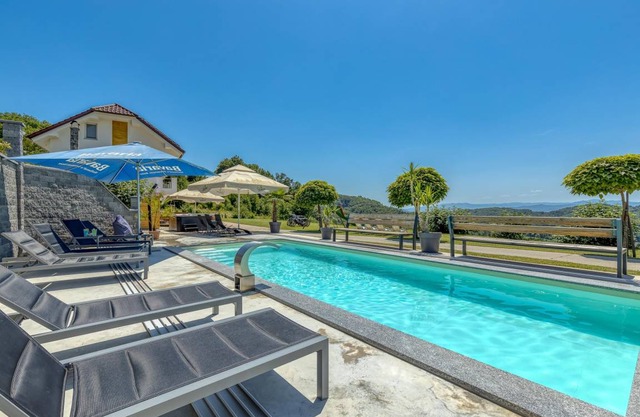 Whirlpool Villa 