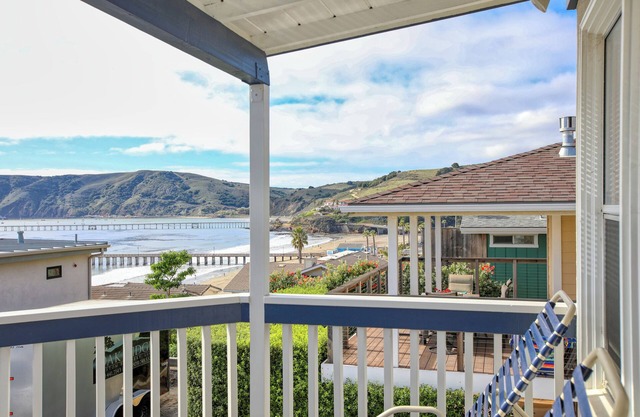 141 A 1st Street: 3 BR, 2 BA House in Avila Beach, Sleeps 6