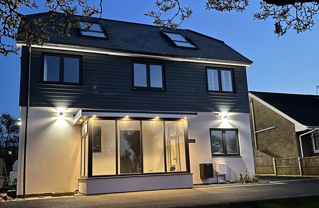 15% Ferry Discount. 15 minutes to beach. 5 bed house with 22 sqm equipped gym.