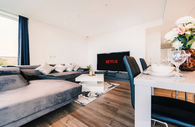 -15% LUX 2BDR Apartment in Aldgate | Central London Zone 1 Location